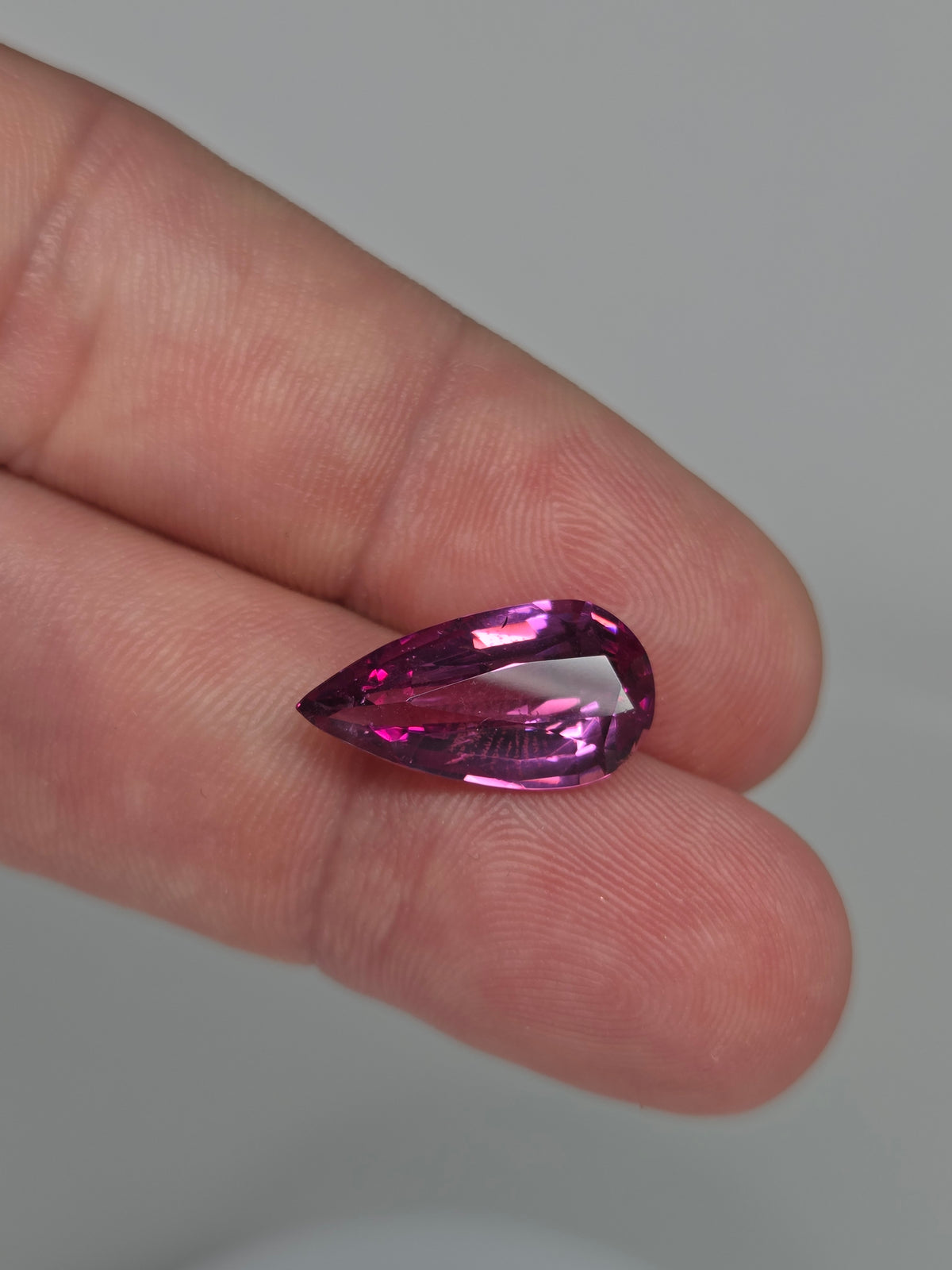 Grenat rose de Tanga – 6,86 ct
