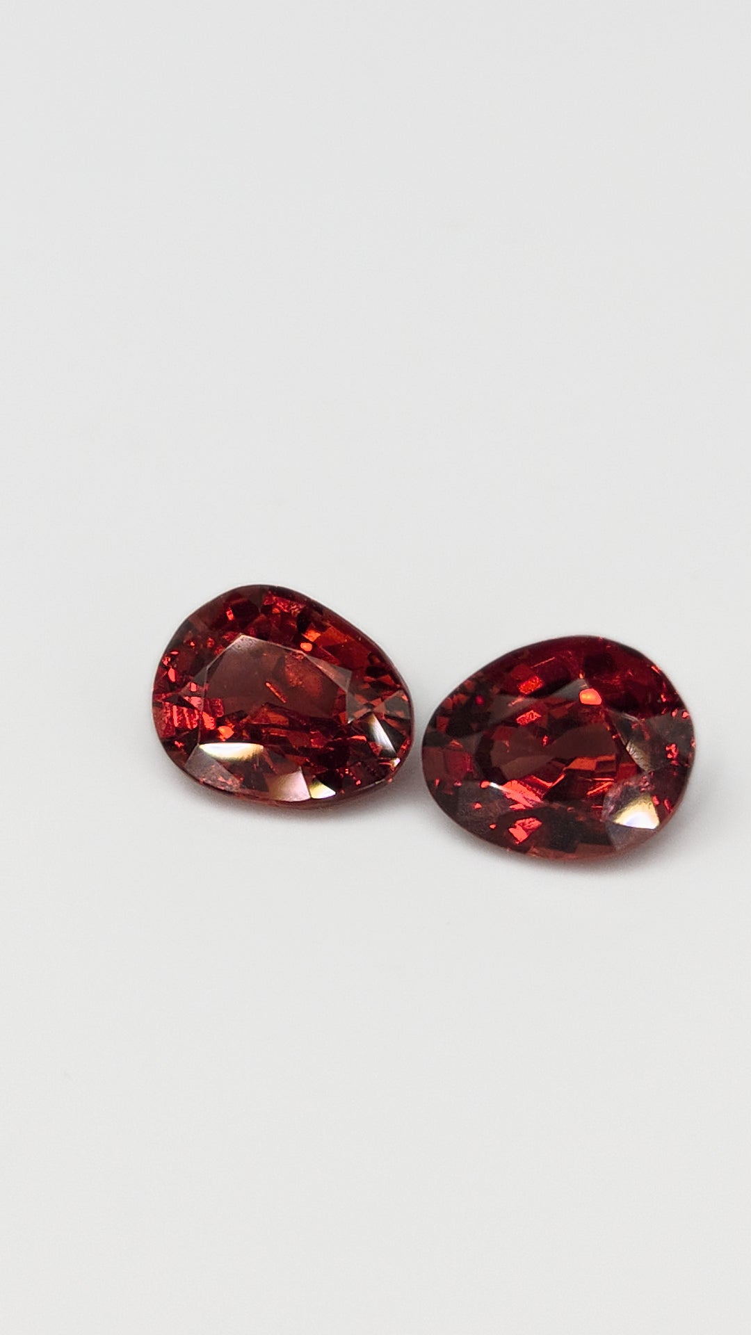 Appairage de grenats Malaya rouges de Tanzanie — 3,42 ct