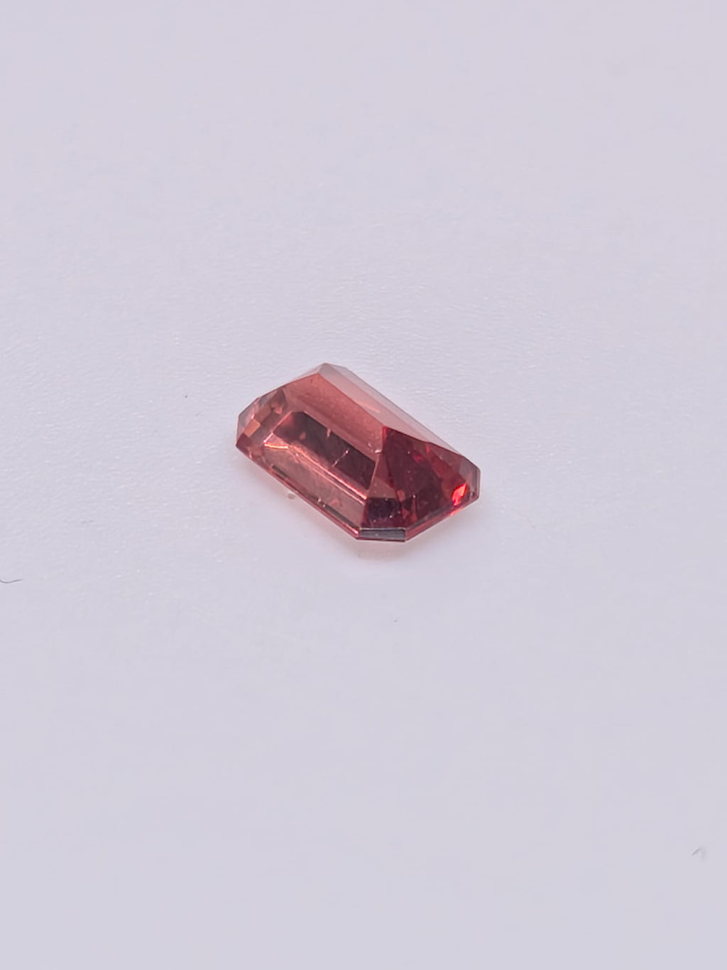 Grenat Malaya naturel – 0,94 ct – Taille octogonale