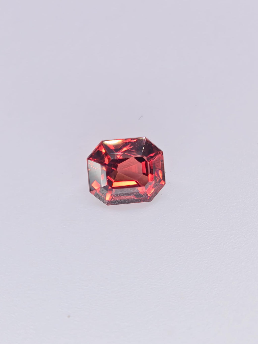 Grenat Malaya naturel – 1,54 ct – Taille octogonale