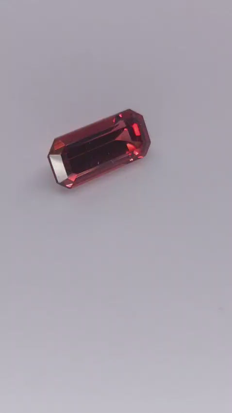 Grenat Malaya naturel – 1,18 ct – Taille octogonale allongée
